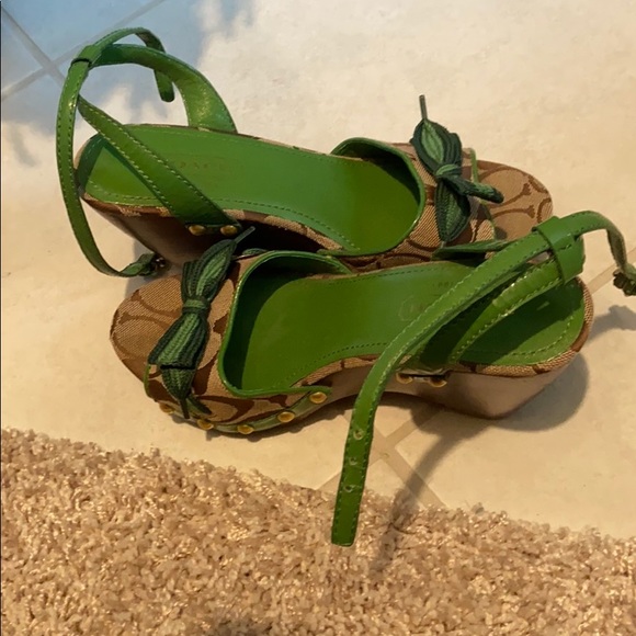 Coach wedges size 51/2 - Picture 3 of 3